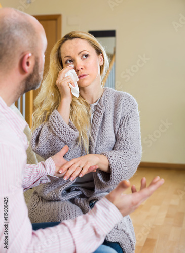 Man tries reconcile with woman photo