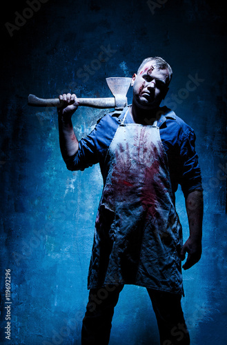 Tapet Bloody Halloween theme: crazy killer as butcher with an ax