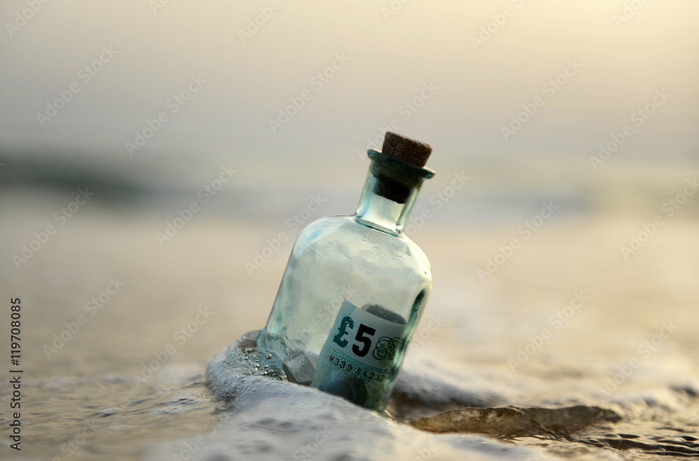 five pound in a bottle at sea five pound in a bottle at sea