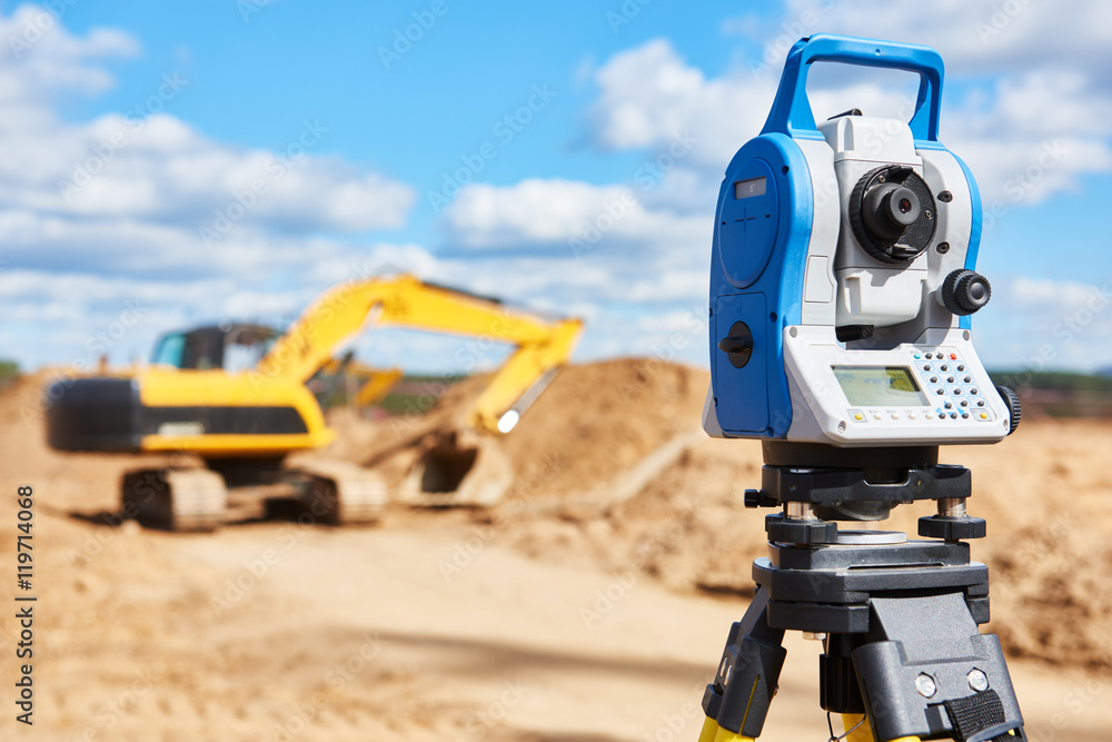 Obraz premium surveyor equipment theodolie at construction site