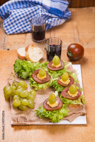 canape with grape