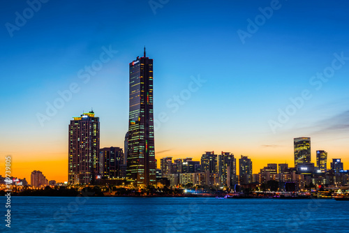Obraz na płótnie seoul city and Downtown skyline in Seoul, South Korea. w salonie
