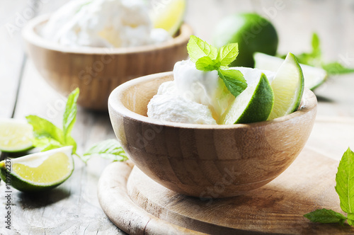 Ice cream with fresh berry and mint