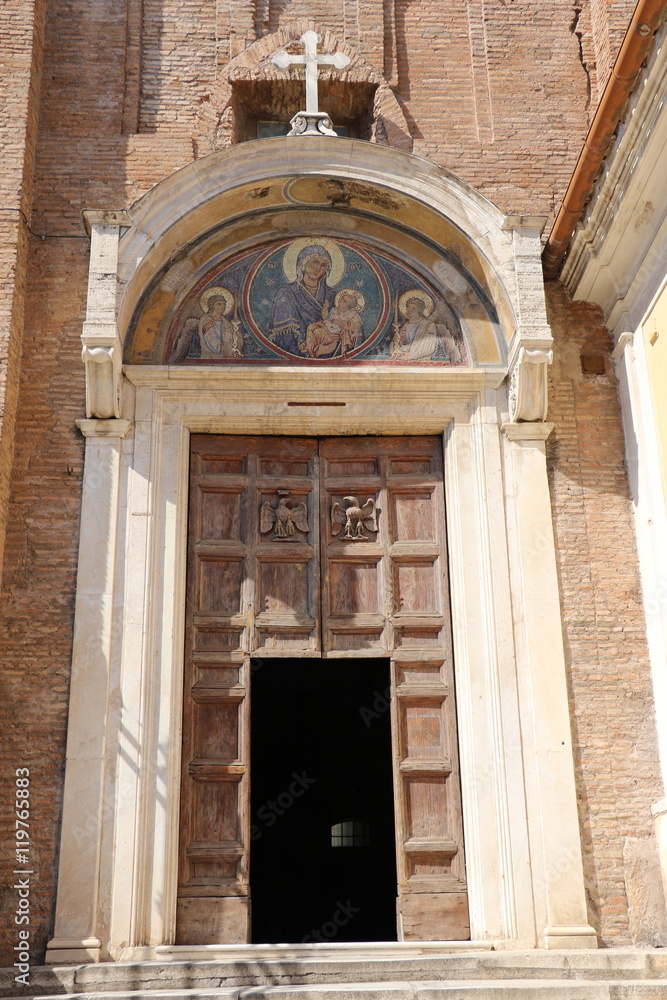 Porte de la Basilique Santa Maria in Aracoeli à Rome