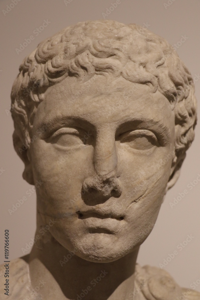 Statue antique dans le musée du Palatin