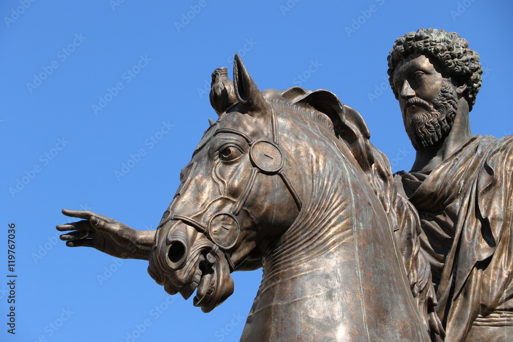 Statue de Marc Aurèle sur la place du Capitole à Rome Statue de Marc Aurèle sur la place du Capitole à Rome