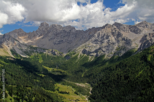 la Val San Nicolò con le creste della Costabella e la Cima Uomo © gabriffaldi