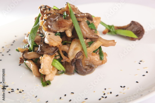 warm mushroom salad with meat