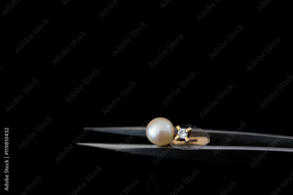 Reparation and restoration of jewelry Reparation and restoration of jewelry