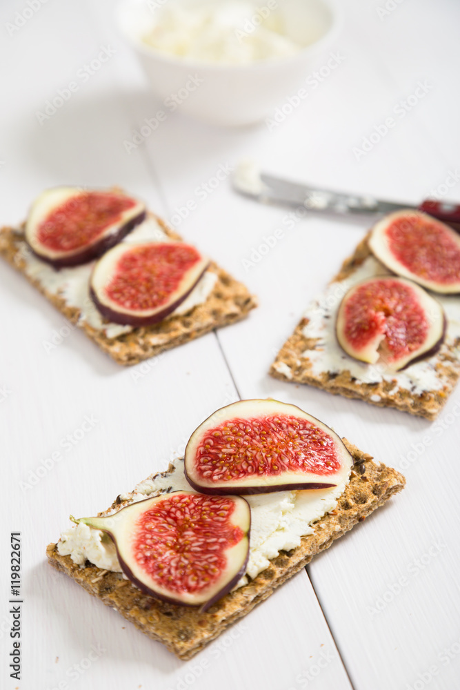 Healthy sandwich with figs Healthy sandwich with figs