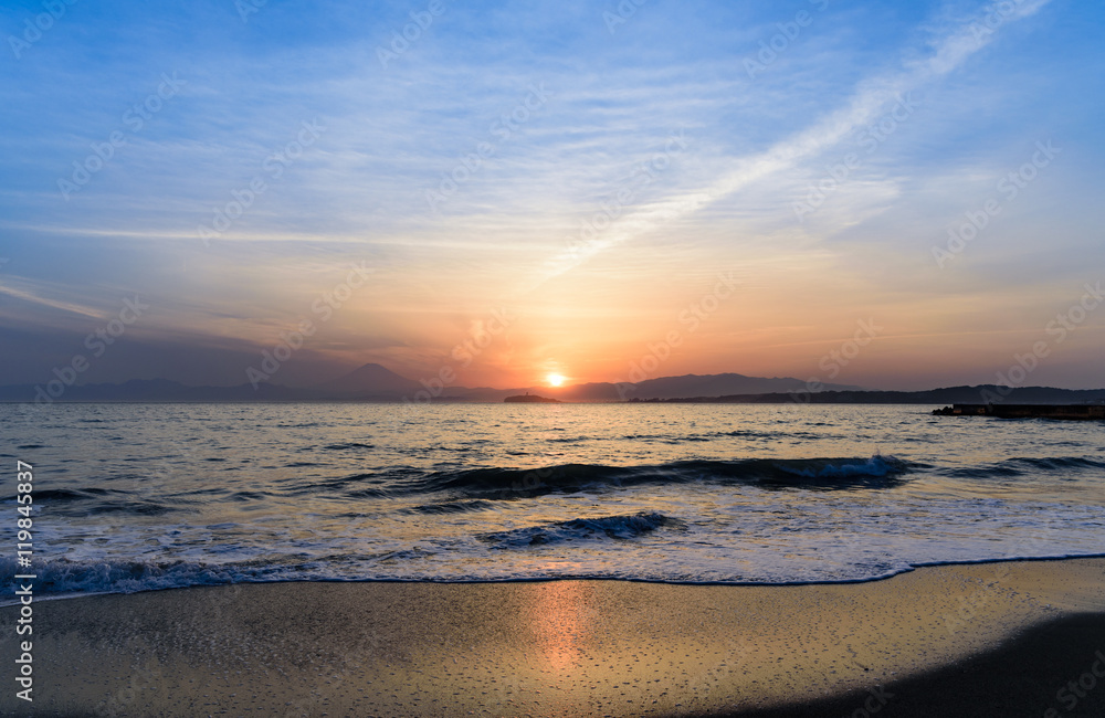 夕日　葉山森戸海水浴場　富士山