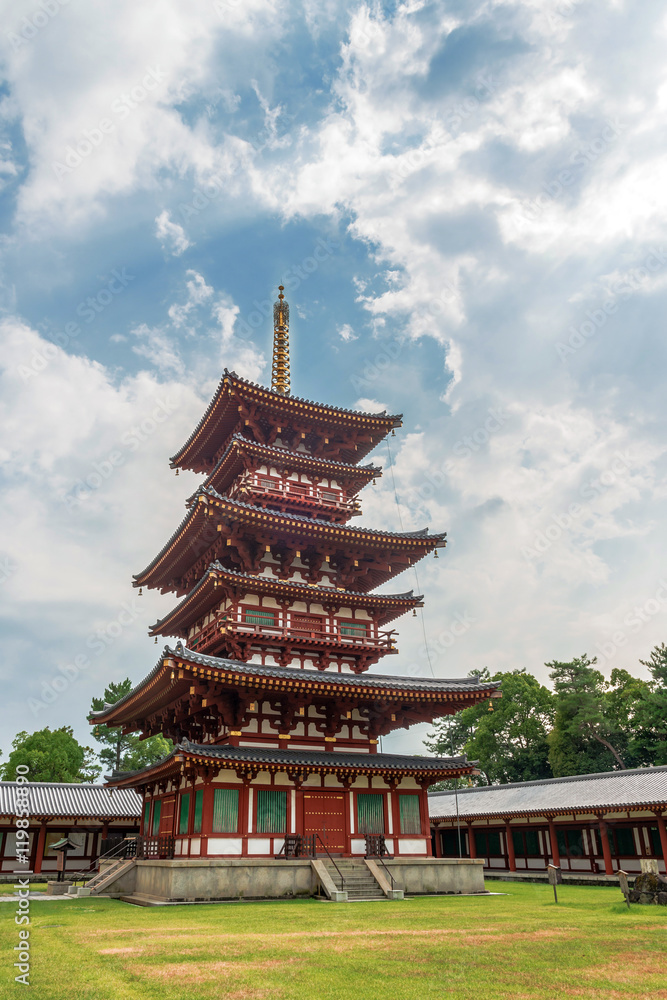 古都奈良　薬師寺の風景