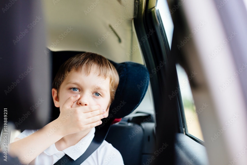 Child suffers from motion sickness in car Child suffers from motion sickness in car