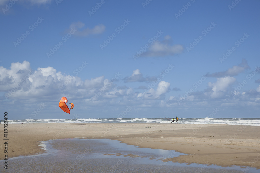 kite surf lesson on dutch beach of vlieland