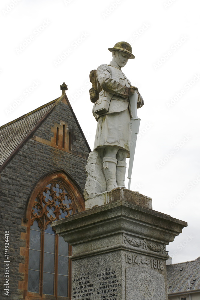 Denkmal mit Soldat in Fort William, Schottland