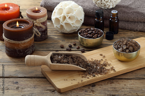 aroma terapia candele sali da bagno ed essenze aroma caffe' sfondo rustico