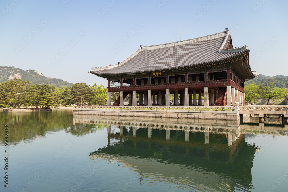 Gyeonghoeru Pavilion (Royal Banquet Hall) at the Gyeongbokgung Palace, the main royal palace of the Joseon dynasty, in Seoul, South Korea. Gyeonghoeru Pavilion (Royal Banquet Hall) at the Gyeongbokgung Palace, the main royal palace of the Joseon dynasty, in Seoul, South Korea.