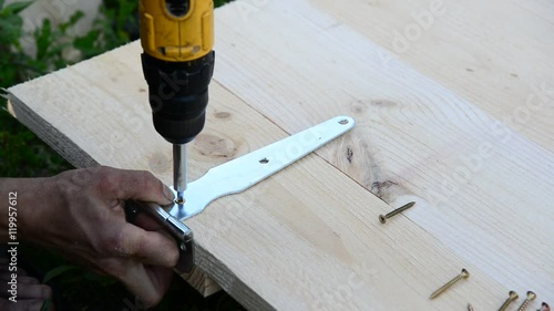 Joiner to fix the hinges to gate