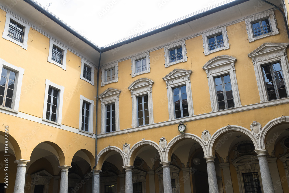 Como (Italy): town hall court