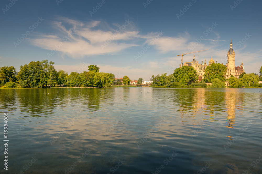 Schloss in Schwerin und Schweriner See, Mecklenburg-Vorpommern in Deutschland