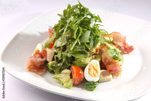 Salad with Arugula and egg