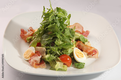 Salad with Arugula and egg