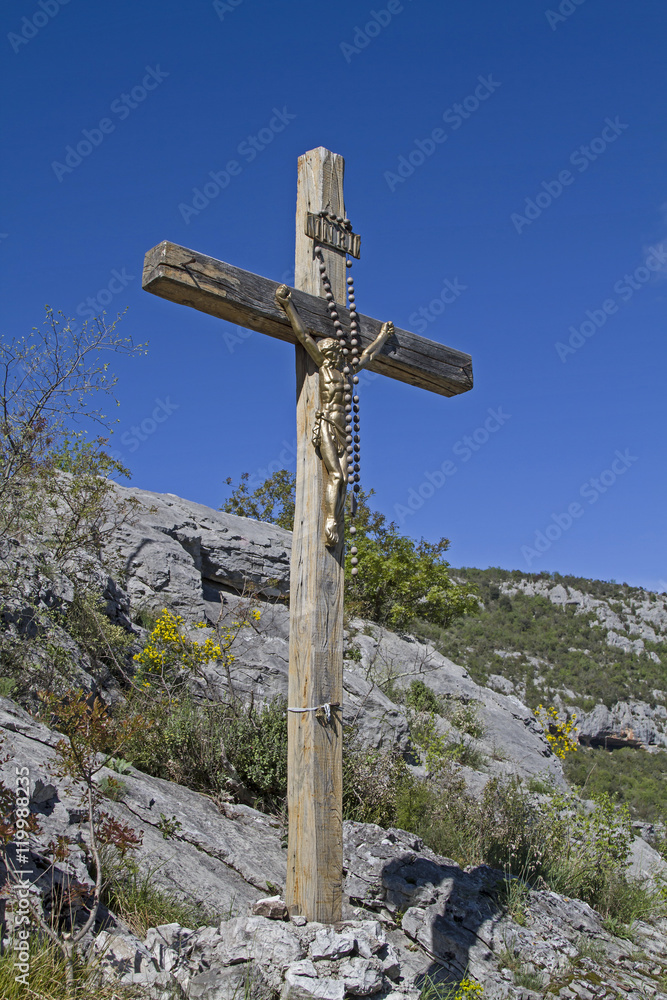 Holzkreuz in Istarske Toplice Holzkreuz in Istarske Toplice
