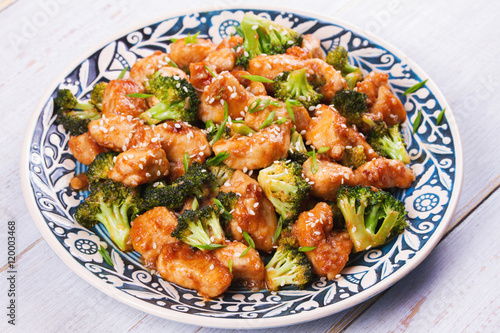 Sesame Chicken and Broccoli © freeskyline