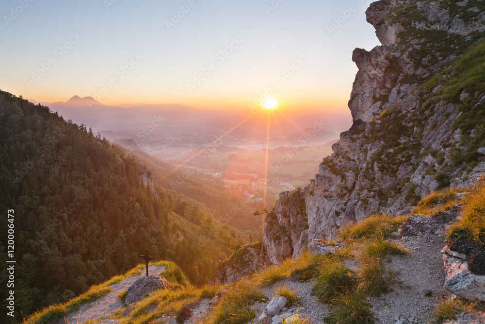 Fototapeta premium Nockstein Wanderung - Salzburger Land mit Sonnenuntergang 