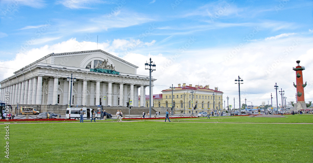 Columna rostral en San Petersburgo, Rusia