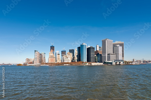New York City Skyline © Val Traveller