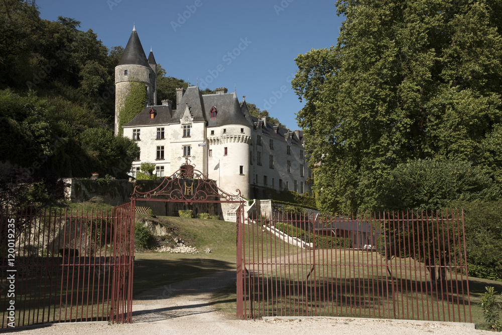 Φωτογραφία Chissey en Touraine Loire region France - August 2016 - The French turreted 15th