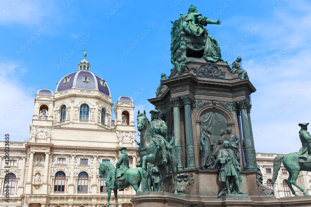 Natural History Museum and Maria Theresia monument