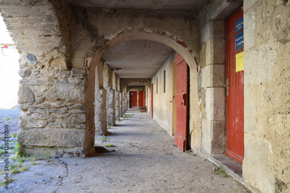 Couloir extérieur de l'Ermitage Notre-Dame de Font-Romeu