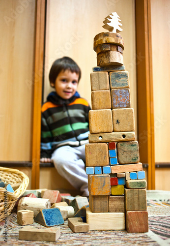 Obraz na płótnie Child with blocks construction