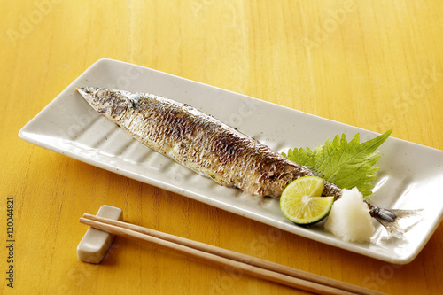 焼き秋刀魚　Grilled Pacific saury