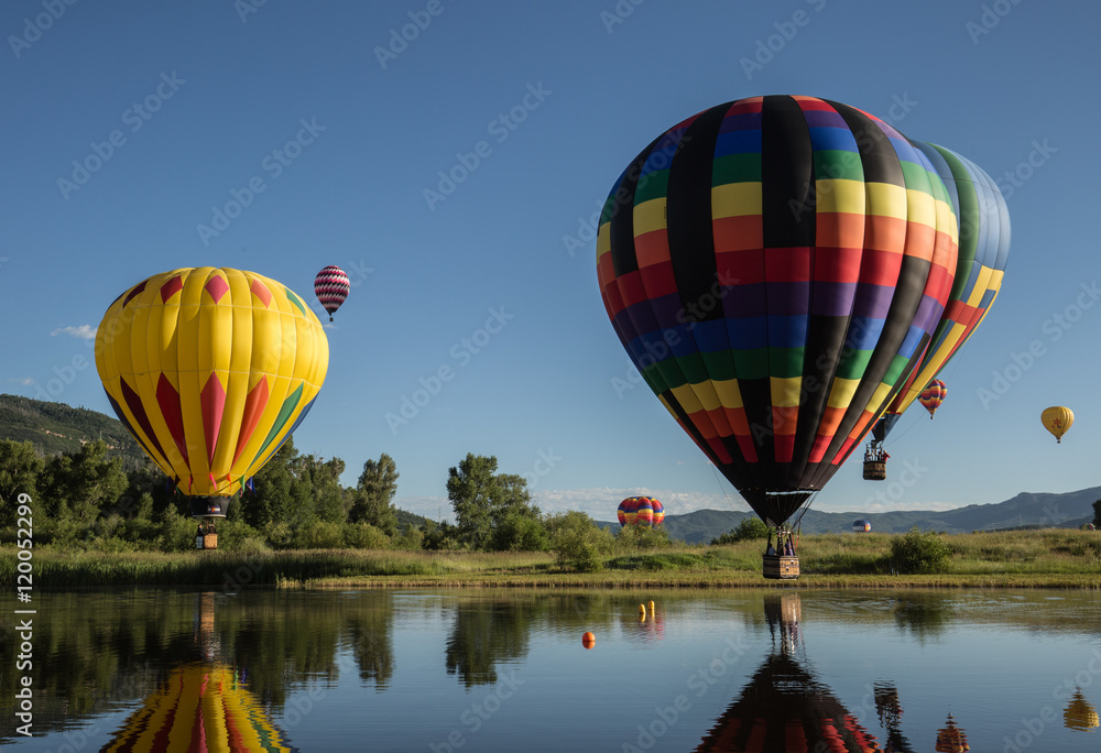 Obraz premium Colorful Hot- Air Balloons 