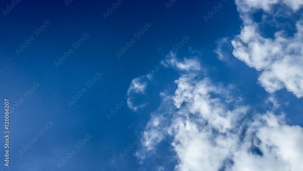 Obraz premium blue sky and white clouds