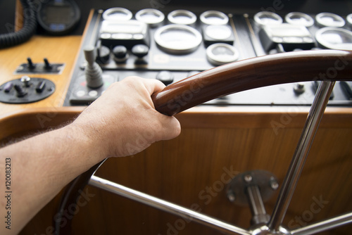 ponte di controllo di uno Yacht