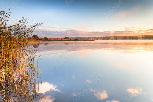 Fototapeta Naklejka Na Ścianę i Meble -  misty morning on Mazury lake
