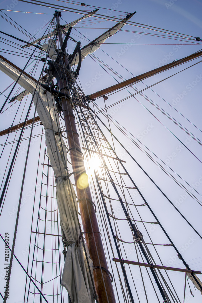 Fototapeta premium Rope ladders and masts of a ship