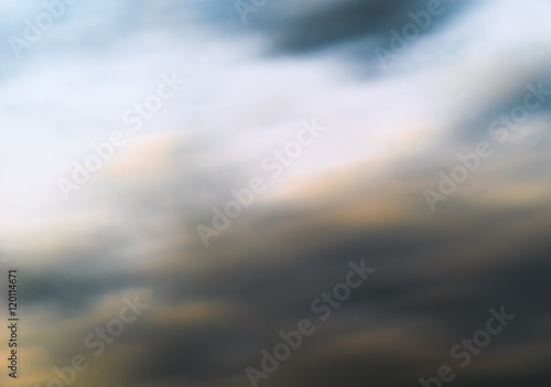 Breccia nel paradiso/La foto è stata scattata poco prima del tramonto, sfumando con il movimento della camera in modo da mescolare nuvole e cielo, dando la sensazione di un quadro. photo