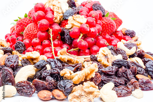 Canvastavla Red currant and strauberry and nuts