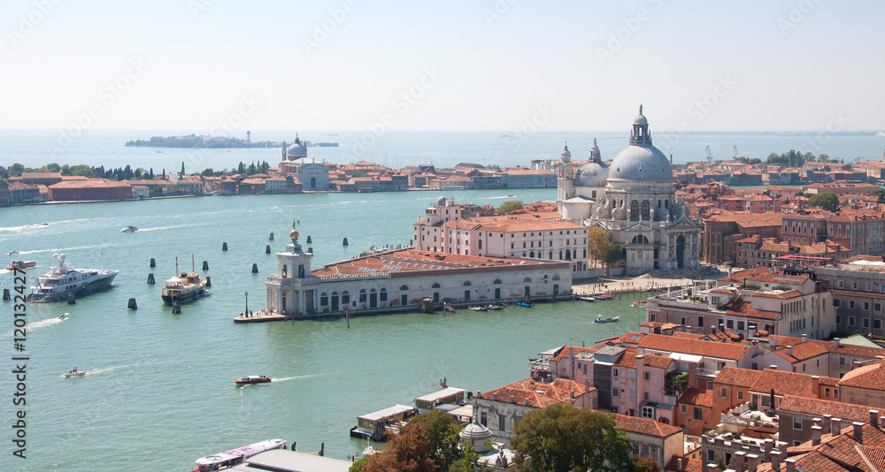 Venezia-Basilica di S Maria della Salute vista dal Campanile di San Marco