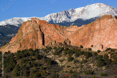 Pikes Peak and Garden of the Gods © swkrullimaging