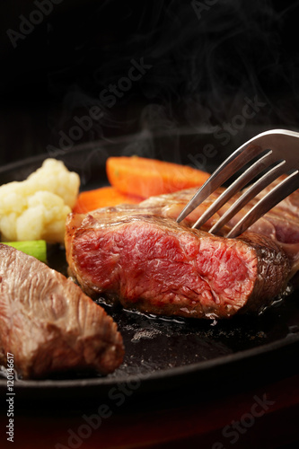牛ロースステーキ　Beef steak