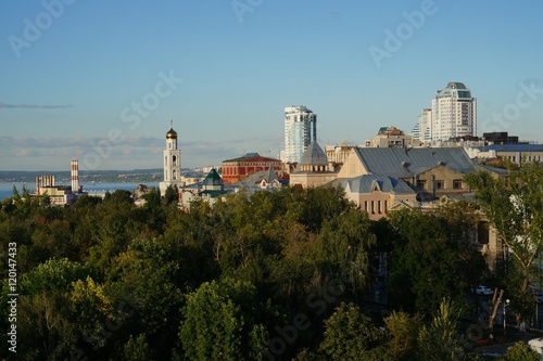 Вид на реку Волга, город Самару , драмтеатр, Иверский монастырь, жигулёвский пивзавод