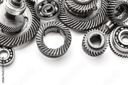 Bild auf Leinwand Gear metal wheels, isolated on white background