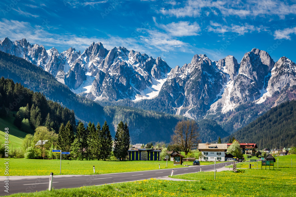 Beautiful town Gosau in the Alps, Austria Foto, Poster, Wandbilder bei  EuroPosters