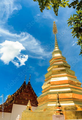 Obraz na płótnie pagoda in thai temple northern thailand w salonie
